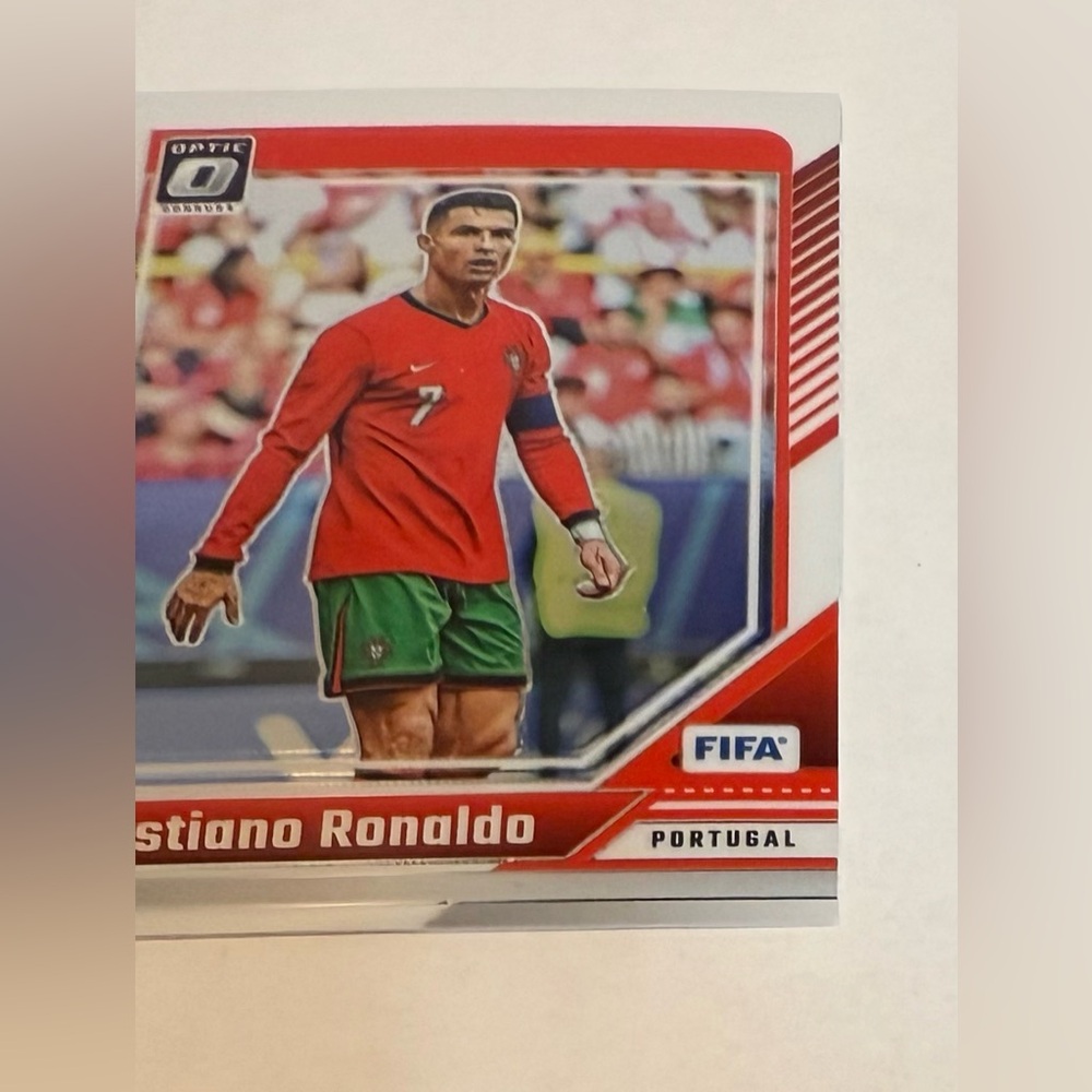 Cristiano Ronaldo 2024/25 Panini- Donruss Soccer FIFA Red and Green Design# 115 - Picture 5 of 8